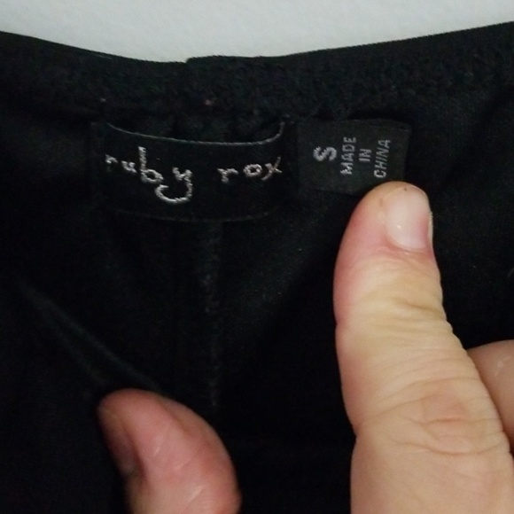 Short flowy dress - Picture 2 of 6